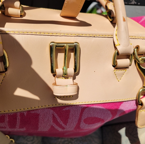 Authentic Dooney and bourke Shoulder Bag - Picture 10 of 12